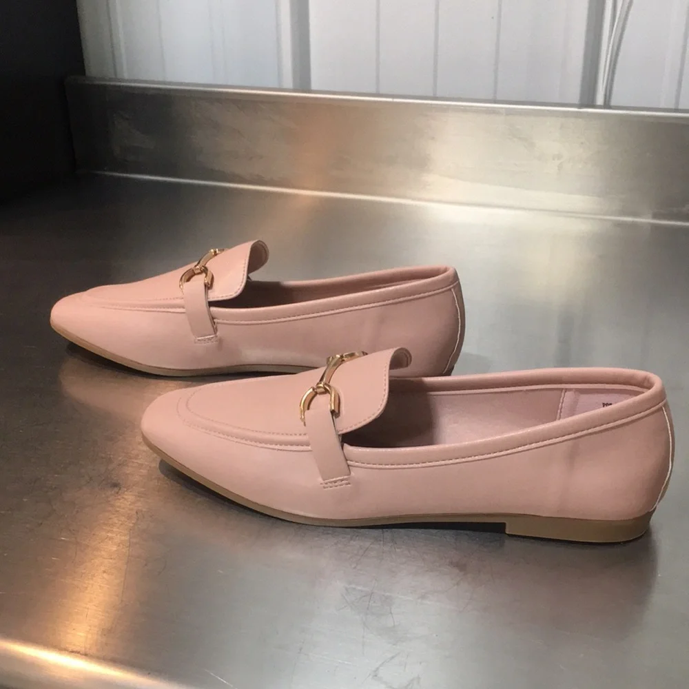 New WB Woman’s Journee Collection Elegant Pink Loafers